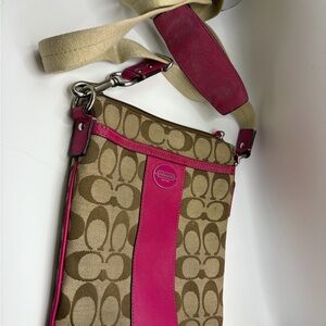 Y2K Coach Logo Signature Coated Canvas Pink Trim Crossbody Swing Bag Pink Lined